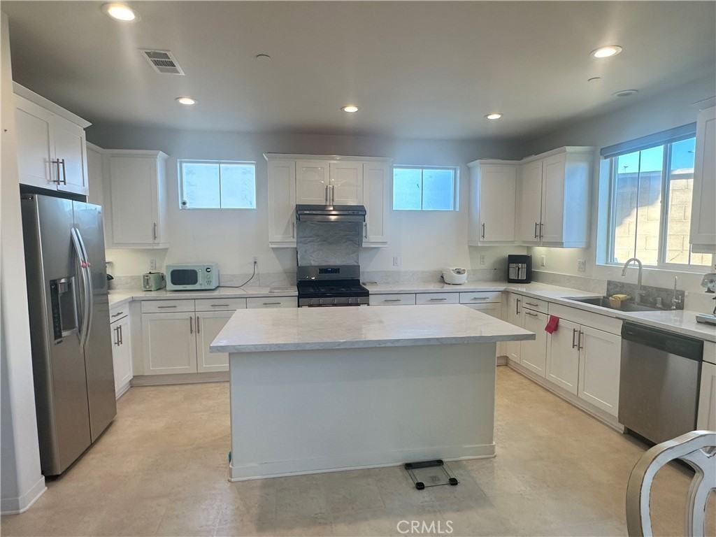 13815 Farmhouse Ave #13815 - Photo 2 of 7