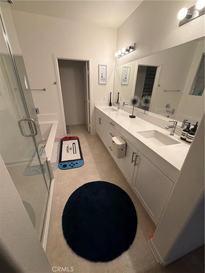 13815 Farmhouse Ave #13815 - Photo 4 of 7