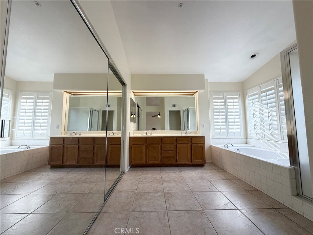 14112 Los Robles Ct #14112 - Photo 7 of 20