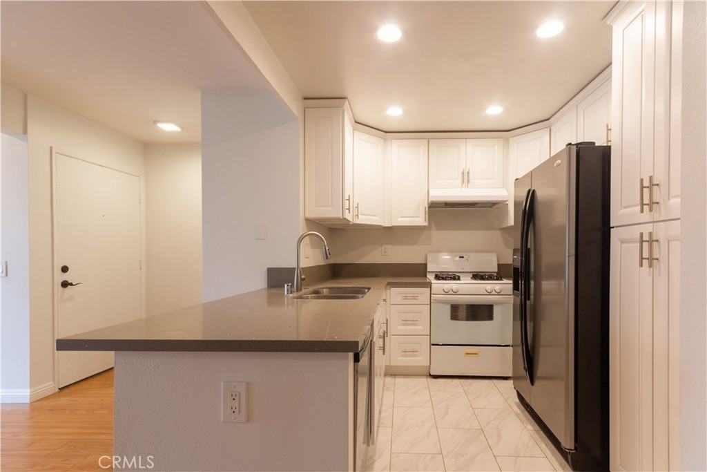 1018 E La Habra Blvd #1018-135 - Photo 3 of 33