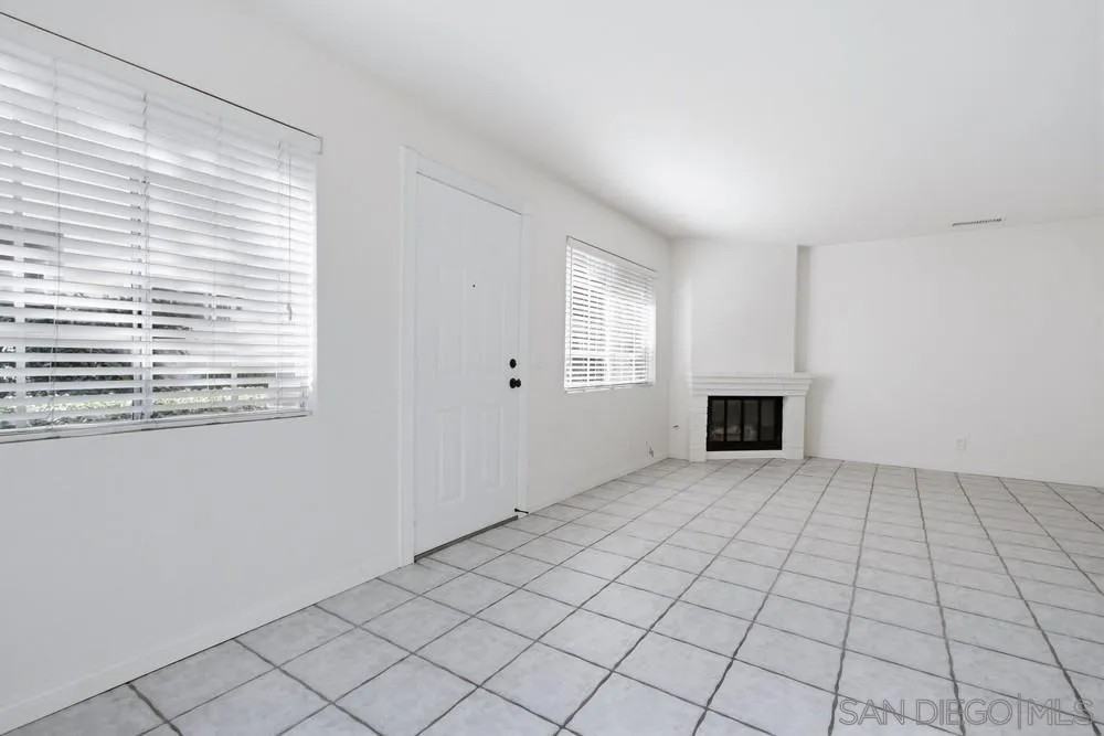 10180 Palm Glen Dr #10180 - Photo 5 of 47