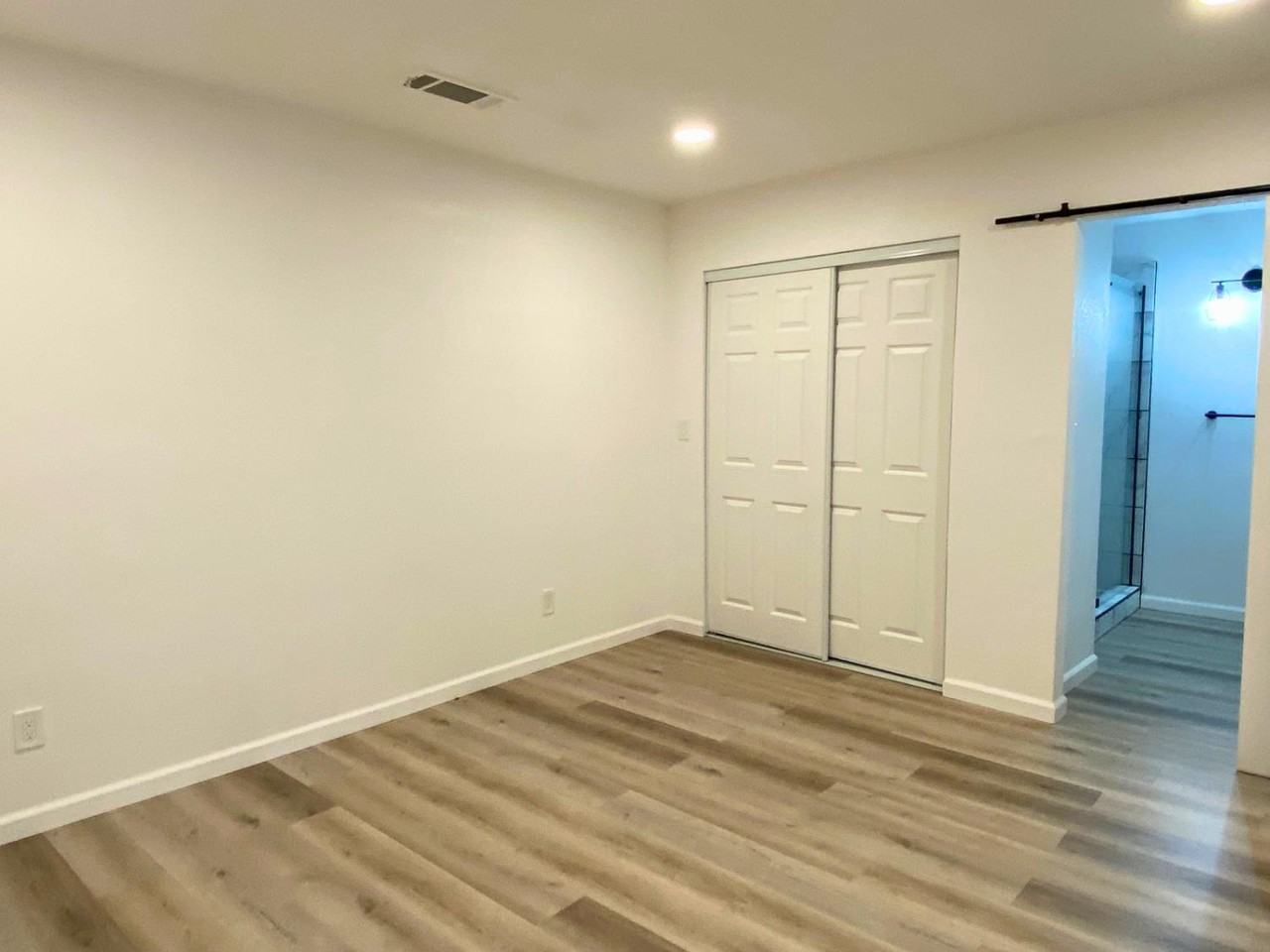 960 Waylinn Ln #960 - Photo 3 of 19