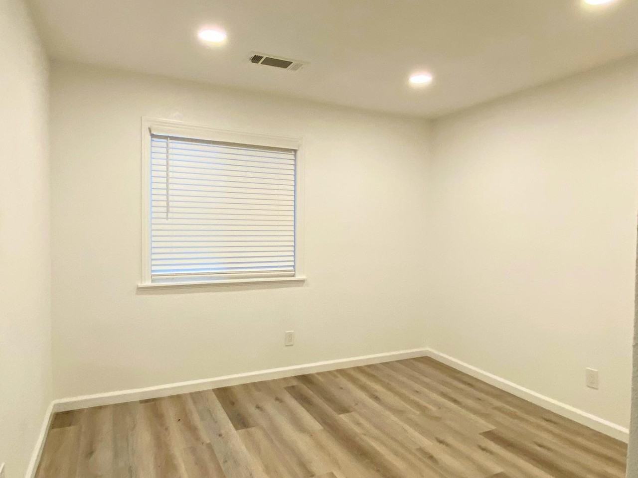 960 Waylinn Ln #960 - Photo 6 of 19