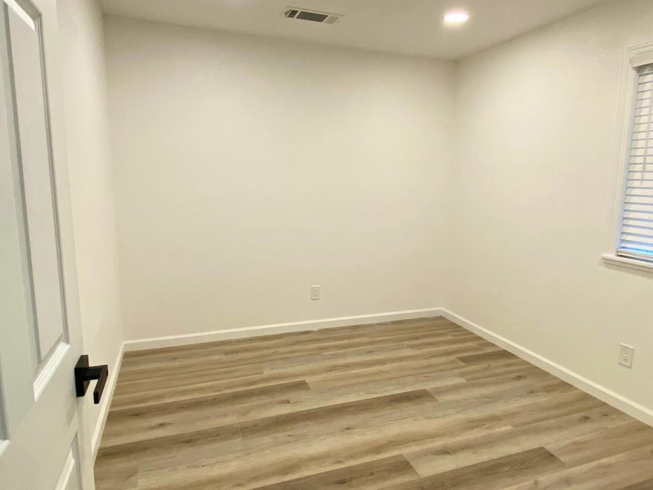 960 Waylinn Ln #960 - Photo 7 of 19