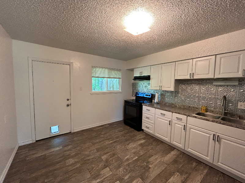 402 Randy Blvd #B - Photo 2 of 16