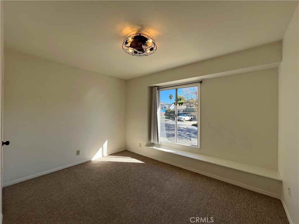 729 La Grange Ave #729 - Photo 6 of 33