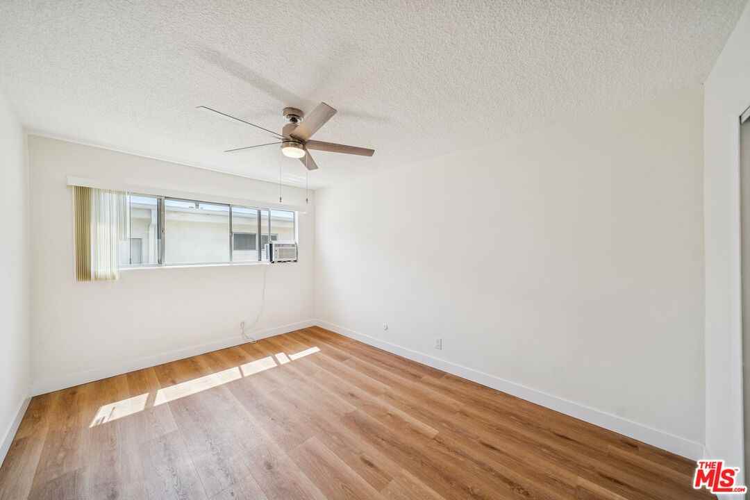 842 Westbourne Dr #842-8 - Photo 2 of 16