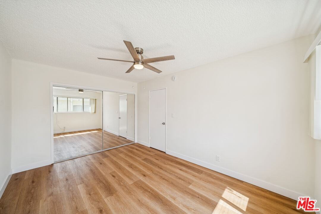 842 Westbourne Dr #842-8 - Photo 3 of 16