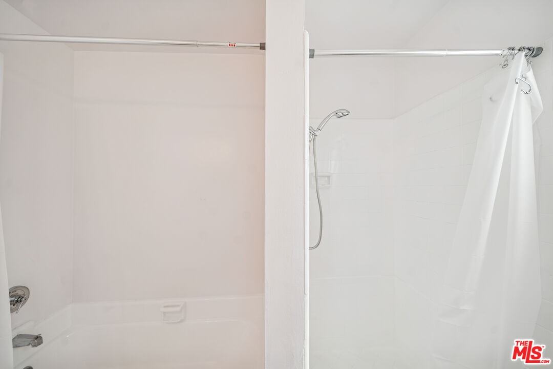 842 Westbourne Dr #842-8 - Photo 6 of 16