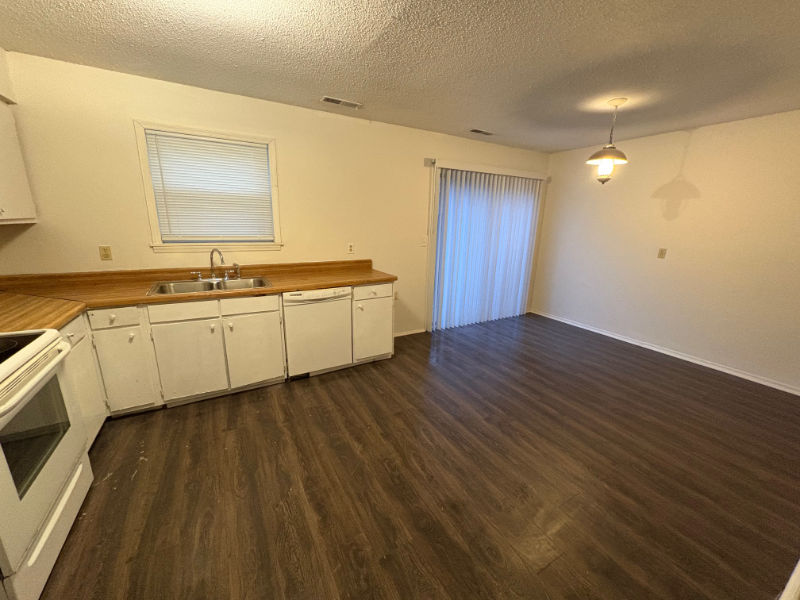 122 Carriage Pl #1 - Photo 5 of 15