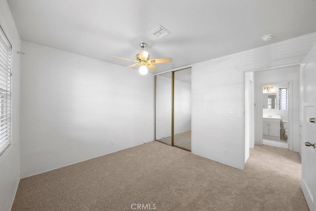 521 1/2 Carnation Ave #521 - Photo 4 of 7