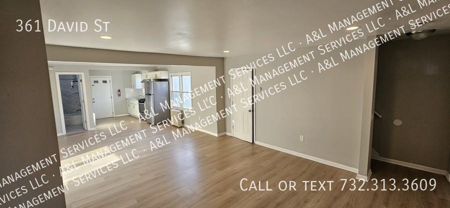 361 David St - Photo 4 of 13