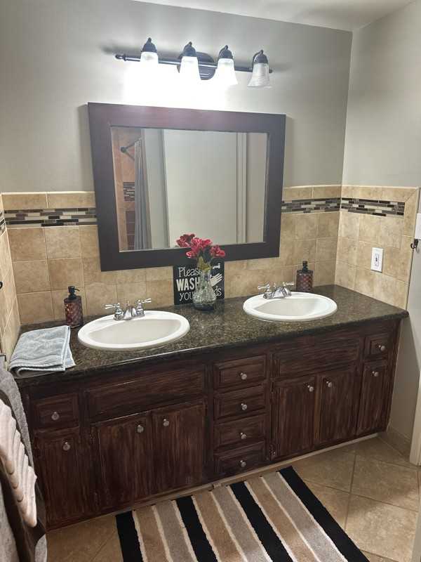 6774 Sandylee Way - Photo 3 of 10