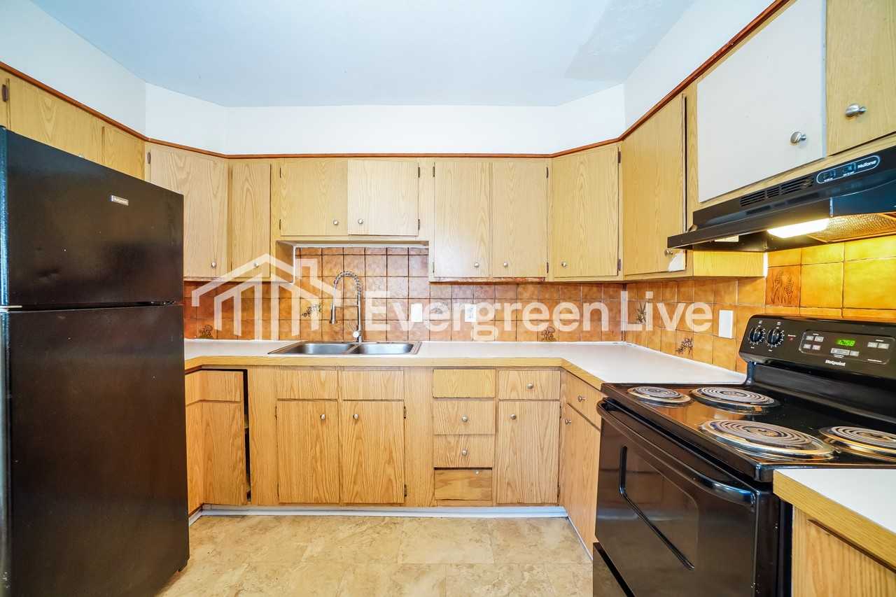 3378 Roswell Dr - Photo 6 of 15