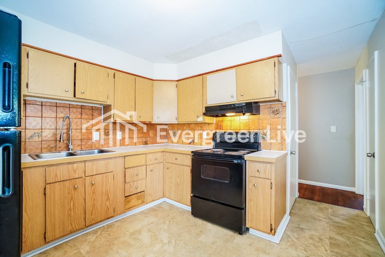 3378 Roswell Dr - Photo 7 of 15