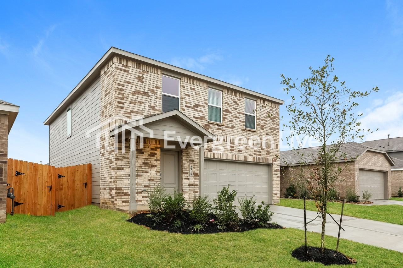 5918 Patriot Sound Drive - Photo 2 of 15