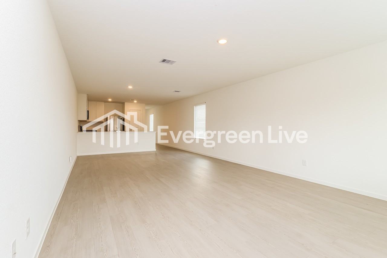 11740 Lazy Oak Creek Drive - Photo 3 of 15