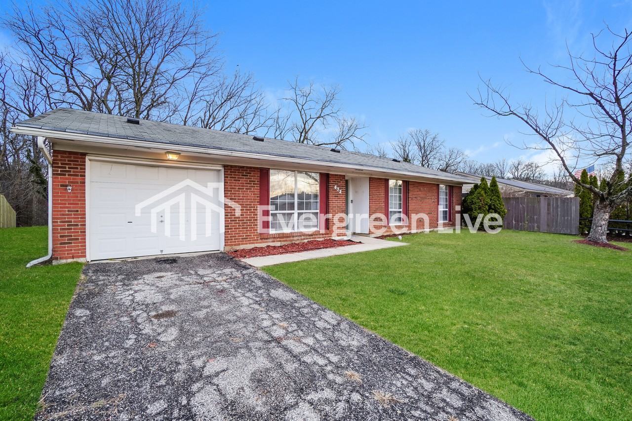 672 Liberty Ln - Photo 2 of 15