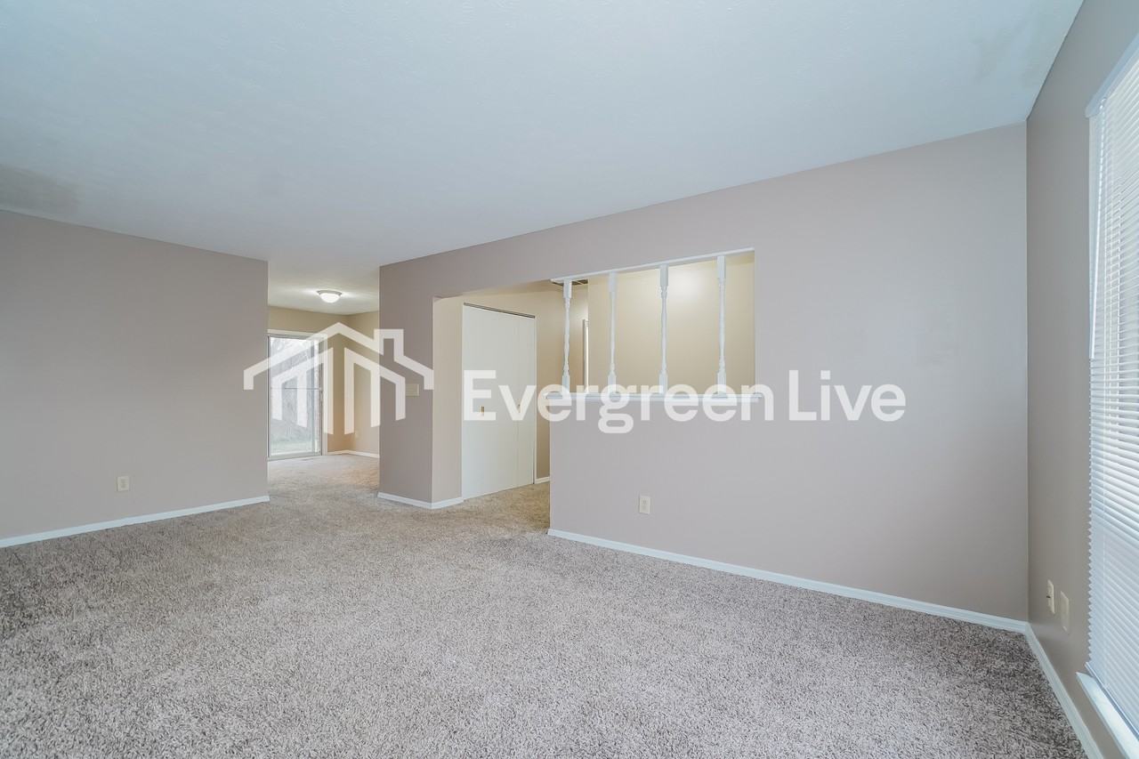 672 Liberty Ln - Photo 4 of 15