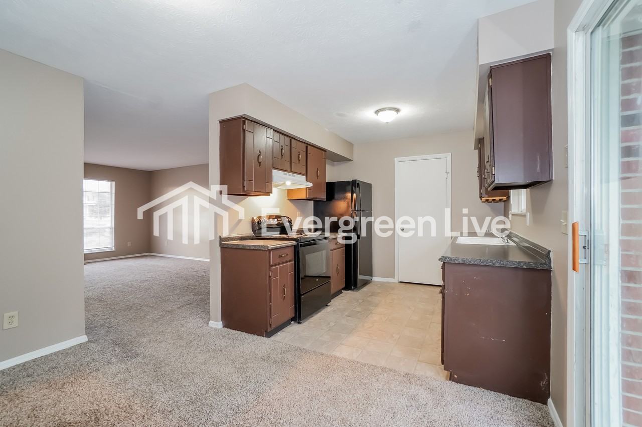 672 Liberty Ln - Photo 7 of 15