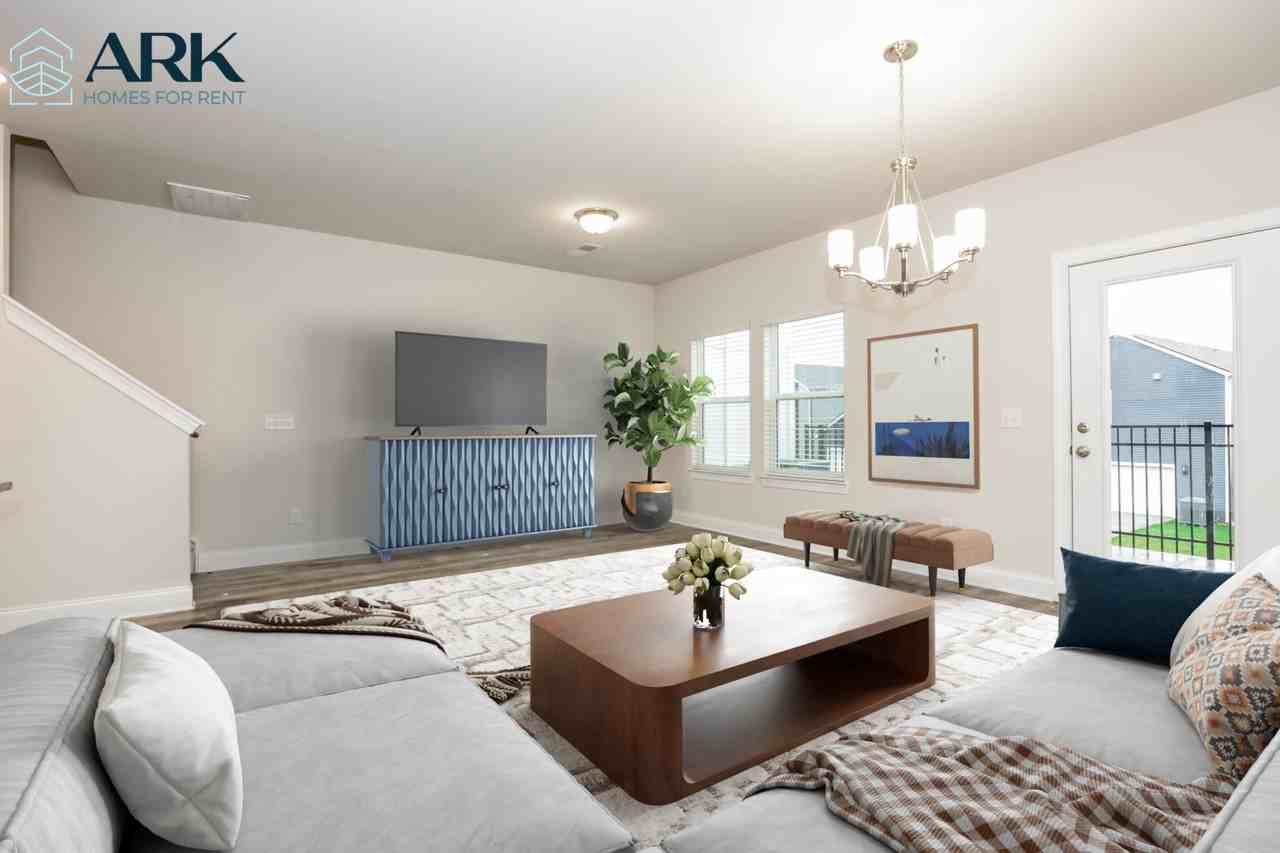 831 Holland Ct - Photo 3 of 22