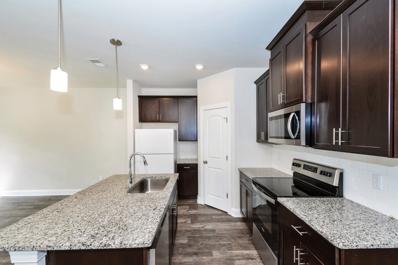 831 Holland Ct - Photo 7 of 22