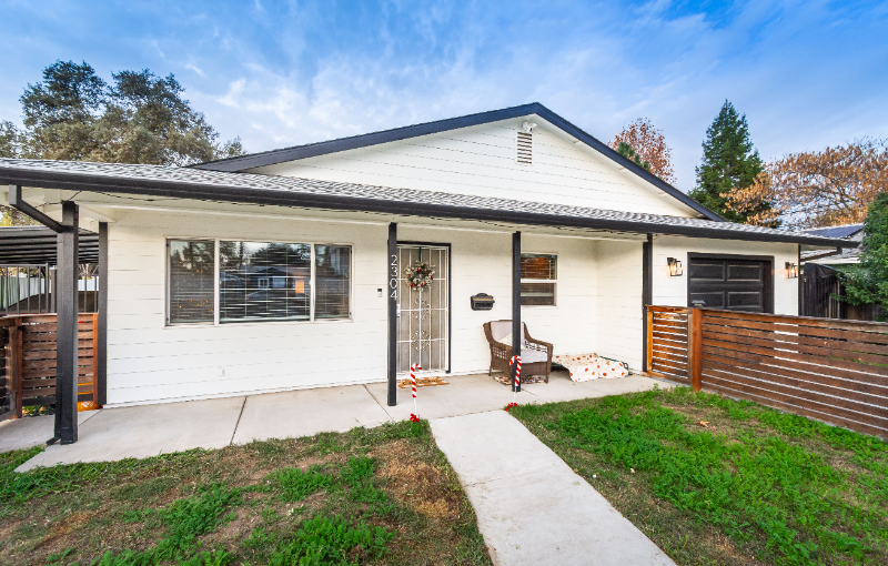 2304 Michigan Blvd - Photo 3 of 38