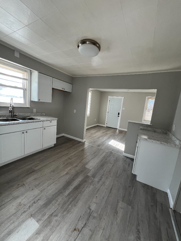 10180 Count Dr - Photo 2 of 10