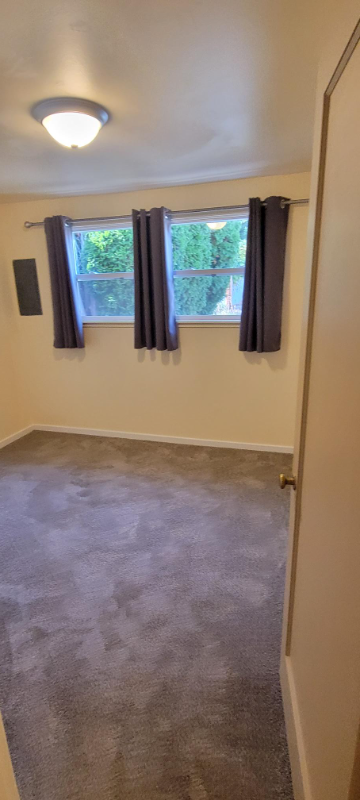 920 Gellatly St - Photo 3 of 9