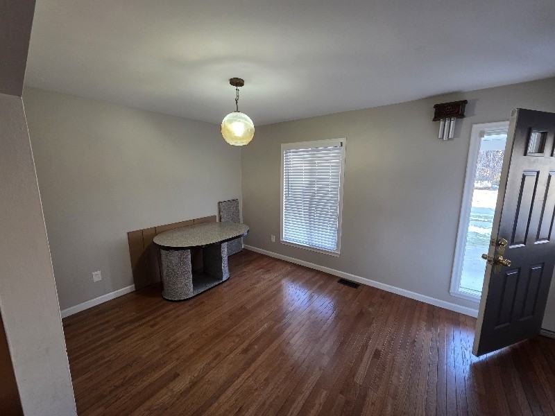 31659 Perth St - Photo 6 of 20