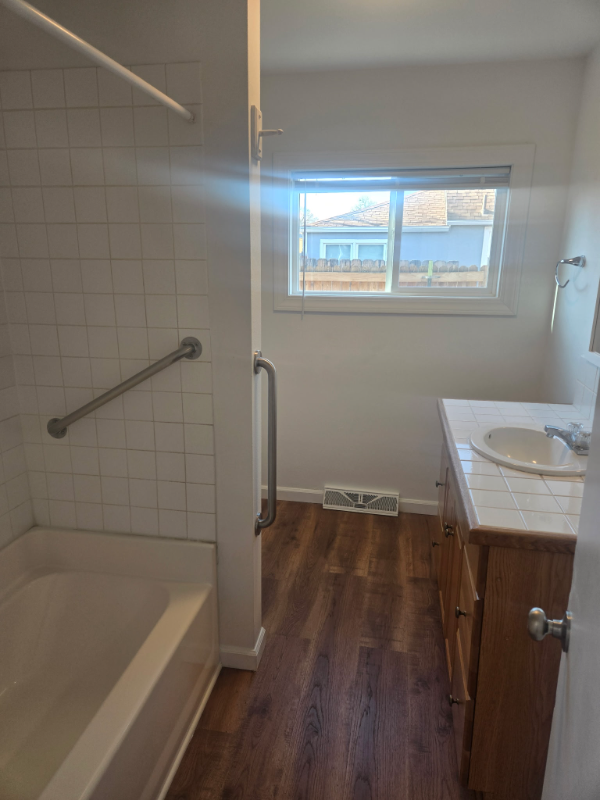 1228 1/2 Broadwater Ave #2 - Photo 4 of 12