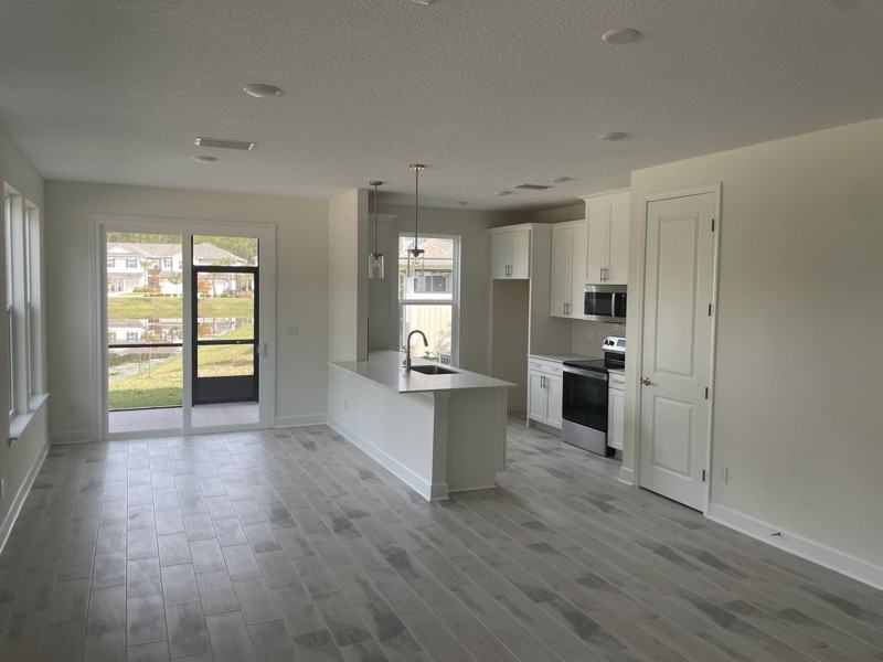 106 Big Pine Ln - Photo 2 of 11