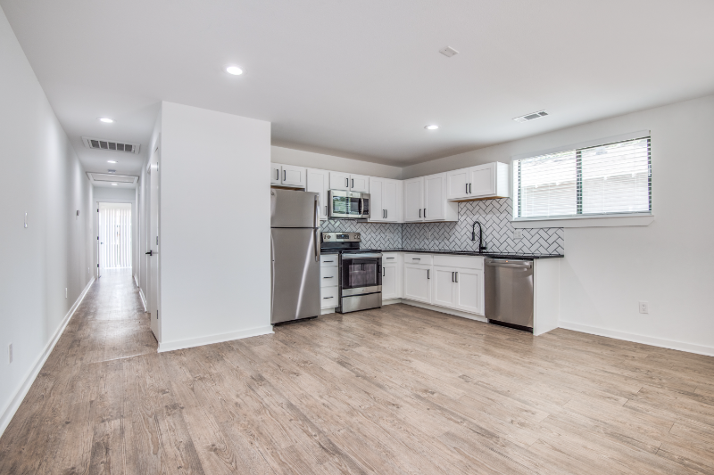 410 Lansing St #410 - Photo 2 of 13