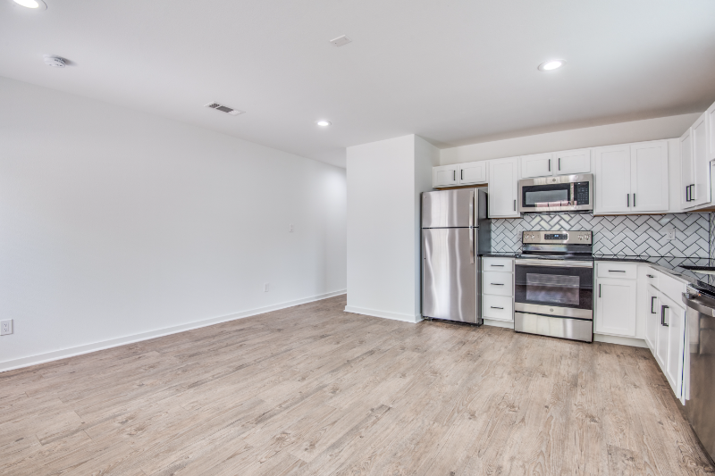 410 Lansing St #410 - Photo 3 of 13