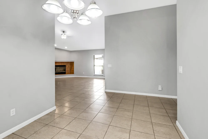 11204 Shadybrook Dr - Photo 3 of 12