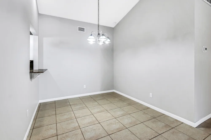 11204 Shadybrook Dr - Photo 7 of 12