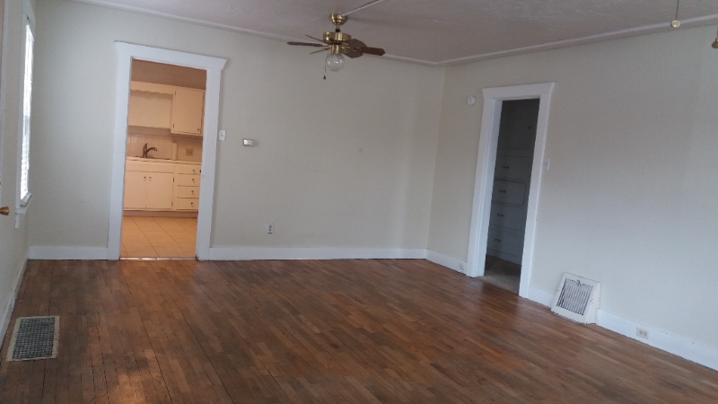 2502 W Pikes Peak Ave - Photo 4 of 11