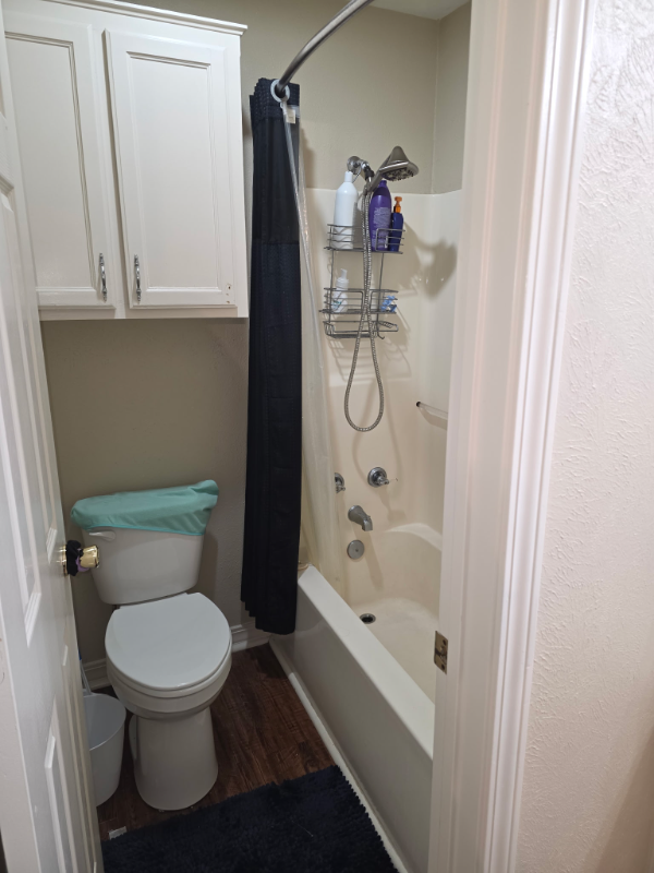 712 Yorktown Ct #712 - Photo 2 of 9