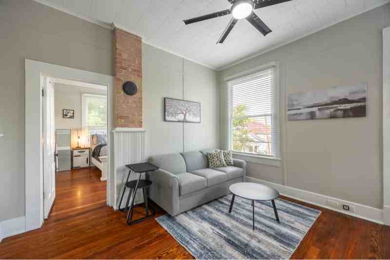 500 Madison - Photo 3 of 17