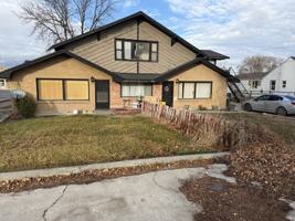 featured image of 606 Center St W