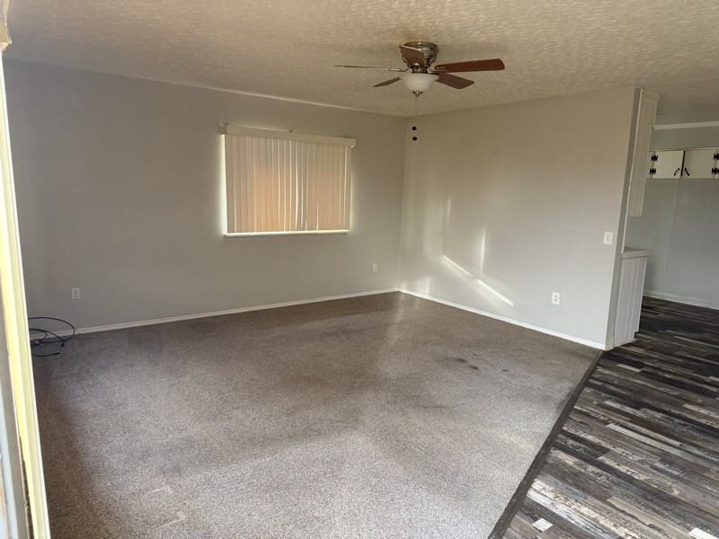 606 Center St W - Photo 3 of 7