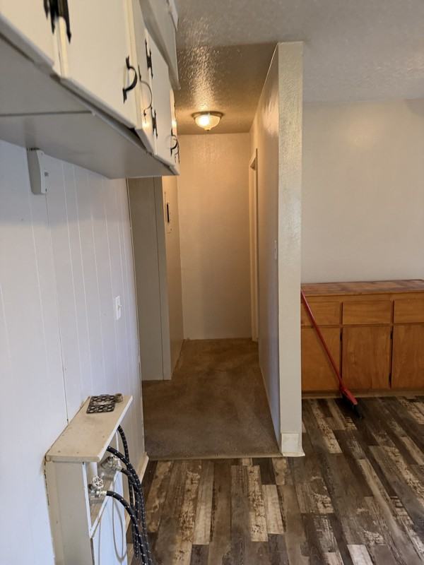 606 Center St W - Photo 6 of 7