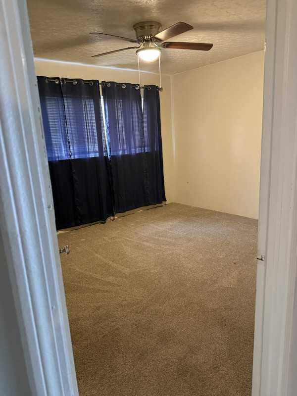 606 Center St W - Photo 7 of 7