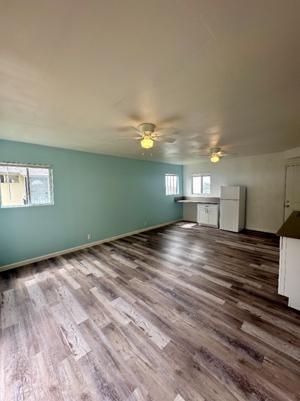 1027 Lolena St - Photo 4 of 15