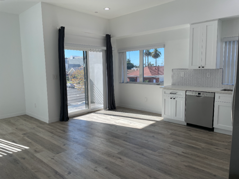 140 N Carondelet St - Photo 7 of 19