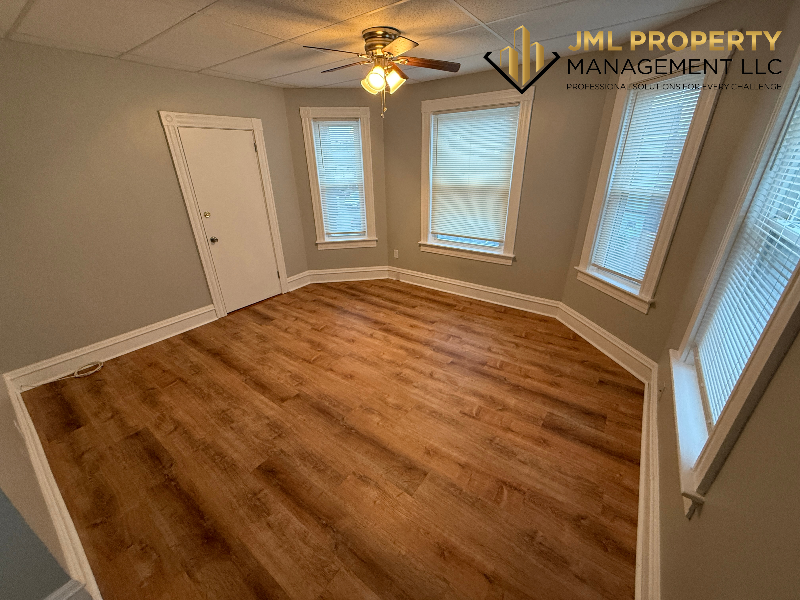 117 Irving St #2 - Photo 4 of 13