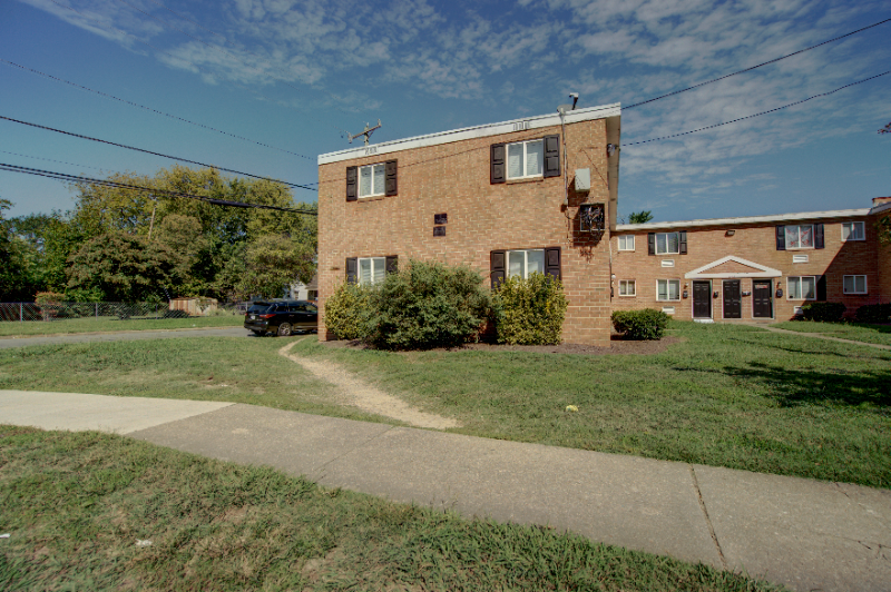 2104 Phaup St #D - Photo 2 of 19