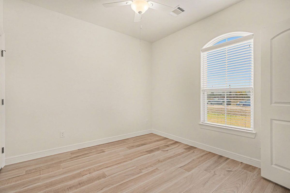 3633 E Meadow Ln - Photo 5 of 27