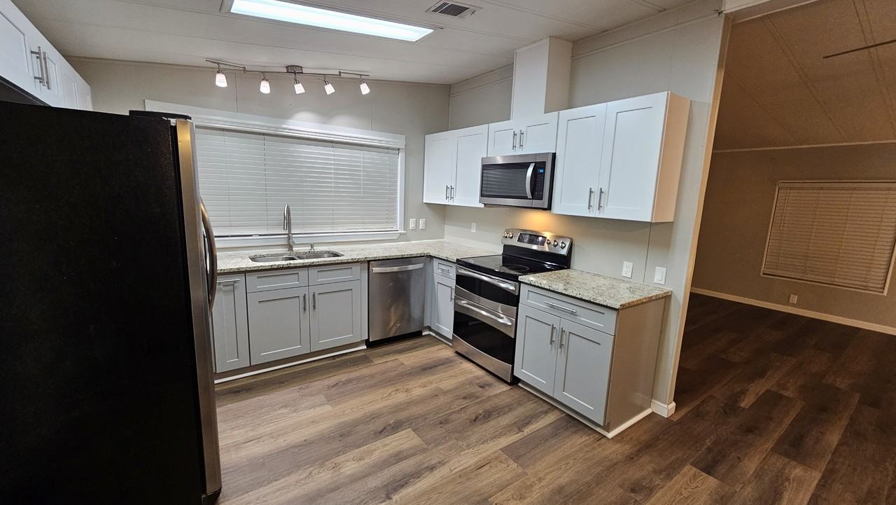 3960 Big Bend Trl #3960 - Photo 7 of 20