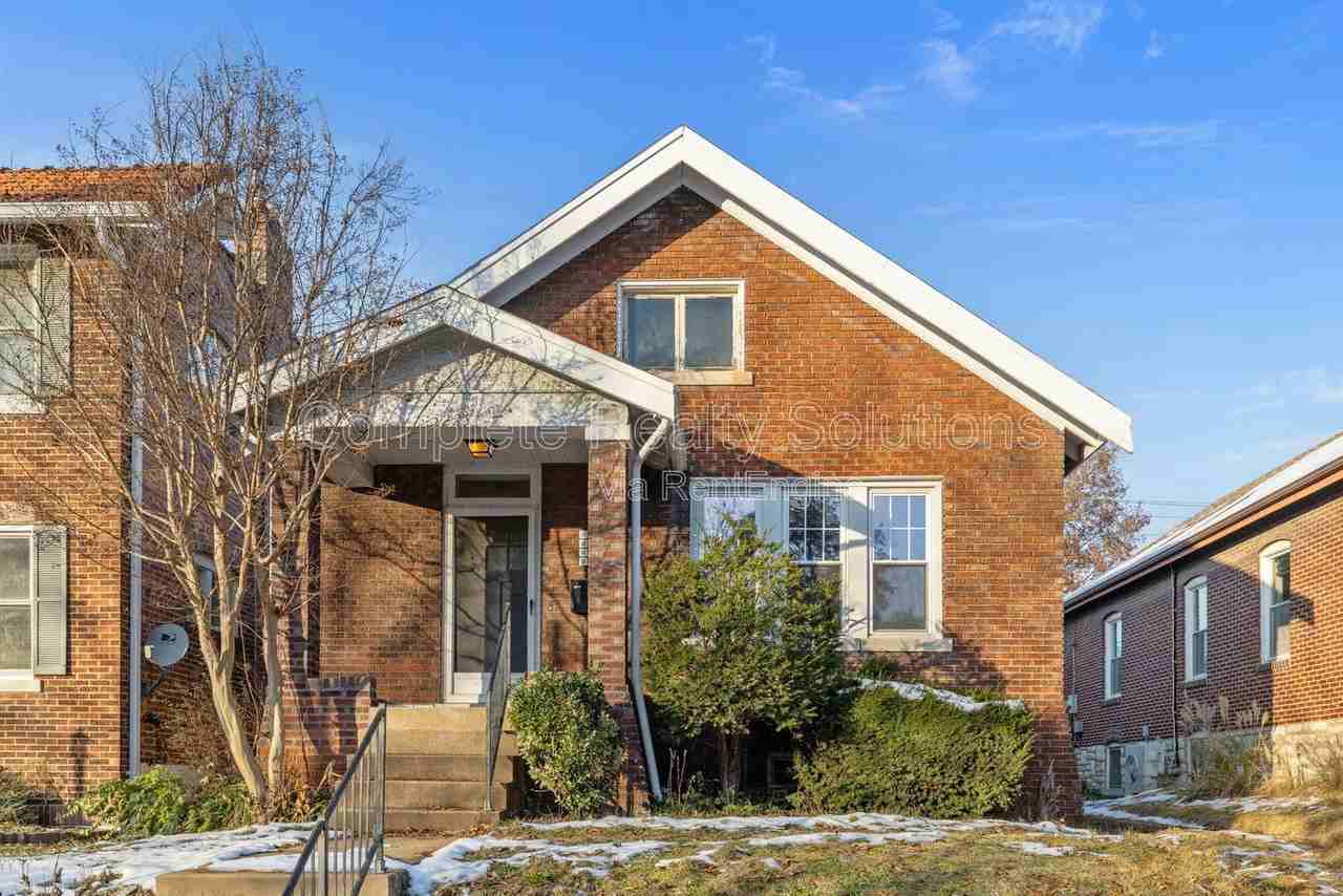 5223 Bancroft Ave - Photo 2 of 32